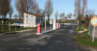 Aire de stationnement et de service camping-car - Le Moulin Aire de stationnement et de service camping-car - Le Moulin