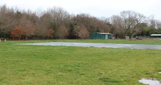 Aire de stationnement et de service camping-car - Route du stade Aire de stationnement et de service camping-car - Route du stade