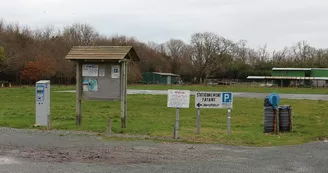 Aire de stationnement et de service camping-car - Route du stade Aire de stationnement et de service camping-car - Route du stade