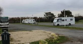 Aire de stationnement et de service camping-car du Moulin des Sables Aire de stationnement et de service camping-car du Moulin des Sables