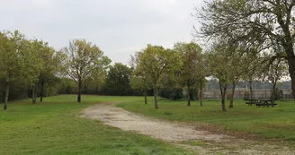 Aire de stationnement camping-car - Brouage Aire de stationnement camping-car - Brouage