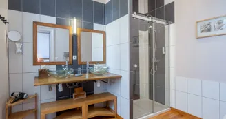 Chambres d'hôtes H. de Surgères Chambres d'hôtes H. de Surgères