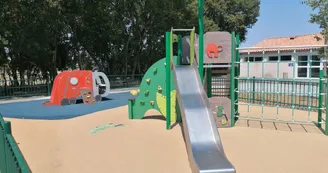 Aire de jeux et de pique-nique, city stade