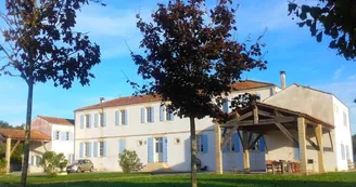 Les Gîtes Charentais - Le clos de Rançanne - l'Hirondelle Les Gîtes Charentais - Le clos de Rançanne - l'Hirondelle