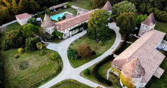 Lassalle Philippe - Château de Puyrigaud - Gîte du Cochet Lassalle Philippe - Château de Puyrigaud - Gîte du Cochet