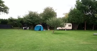 Aire naturelle Au Jardin près de l'Océan Aire naturelle Au Jardin près de l'Océan