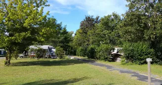 Aire naturelle Au Jardin près de l'Océan Aire naturelle Au Jardin près de l'Océan