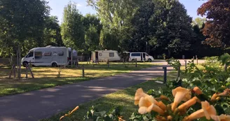 Camping Les Flots, Rivières-La Rochefoucauld Camping Les Flots, Rivières-La Rochefoucauld