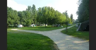 Camping Municipal la Fontaine du Pré St-Jean Camping Municipal la Fontaine du Pré St-Jean