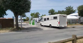 Aire de Stationnement : Camping de mon village - L'Espérance Aire de Stationnement : Camping de mon village - L'Espérance