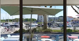Chez Les Garçons Chez Les Garçons