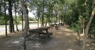 Aire de pique-nique base nautique