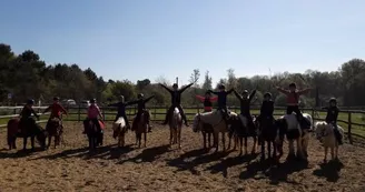 Le Petit Carrousel Le Petit Carrousel