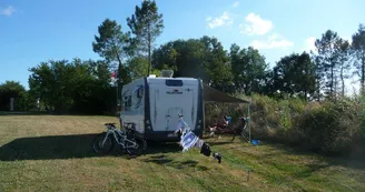 Aire de stationnement camping-car du Domaine de la Valade