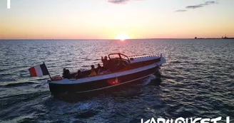 Tour de la baie sur un bateau traditionnel à moteur - Kapalouest Tour de la baie sur un bateau traditionnel à moteur - Kapalouest