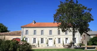 Le domaine de la Vaure Le domaine de la Vaure