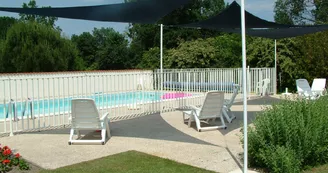 La Caz en Sol - Gite La Roche Courbon avec piscine