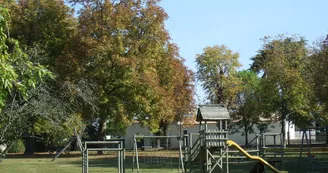Aire camping-cars - Jarnac Champagne Aire camping-cars - Jarnac Champagne