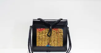 Artiste textile / feutre/ broderies /couleurs naturelles Artiste textile / feutre/ broderies /couleurs naturelles