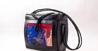 Artiste textile / feutre/ broderies /couleurs naturelles Artiste textile / feutre/ broderies /couleurs naturelles