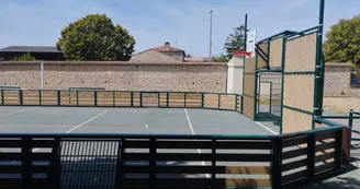 Aire de pique-nique, de jeux et plateau multisports