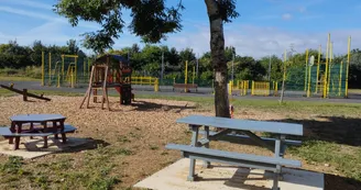 Allée des sports : aire de jeux et city stade