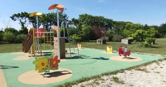 Terrain intergénérationnel : aire de jeux, city stade