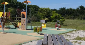 Terrain intergénérationnel : aire de jeux, city stade