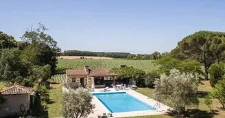 Le château de Théon Le château de Théon
