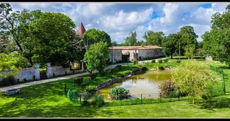 Le château de Théon Le château de Théon