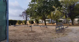 Terrains de pétanque et tennis