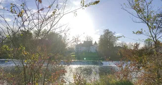 Vue sur la Dronne et le Logis Vue sur la Dronne et le Logis