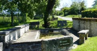Lavoir de Nouailles - Anais Lavoir de Nouailles - Anais