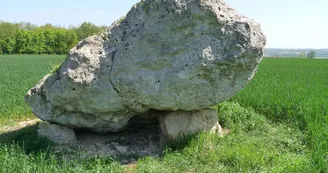 Dolmen Pierre Blanche - Bessé Dolmen Pierre Blanche - Bessé