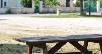 aire de pique-nique à Barbezières aire de pique-nique à Barbezières