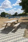 Plaine de jeux : aire de pique-nique, de jeux et city stade